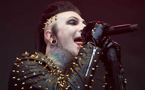 5 Things You Didn’t Know About Chris Motionless of。